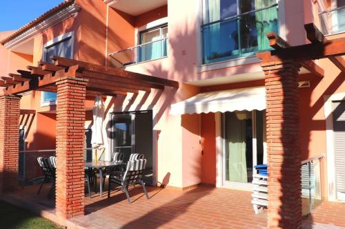 Lovely 3 bedroom villa with pool near Albufeira