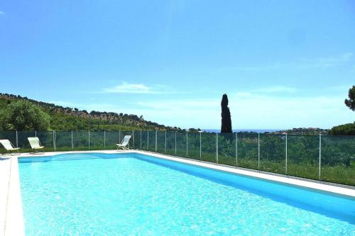 Lovely cottage with private garden and shared pool, Roquebrune-sur-Argens