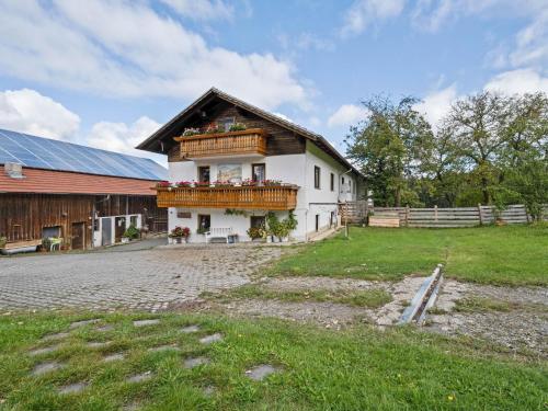 Lovely farmhouse apartment near the ski area in Neukirchen
