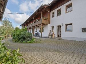 Lovely farmhouse apartment near the ski area in Neukirchen