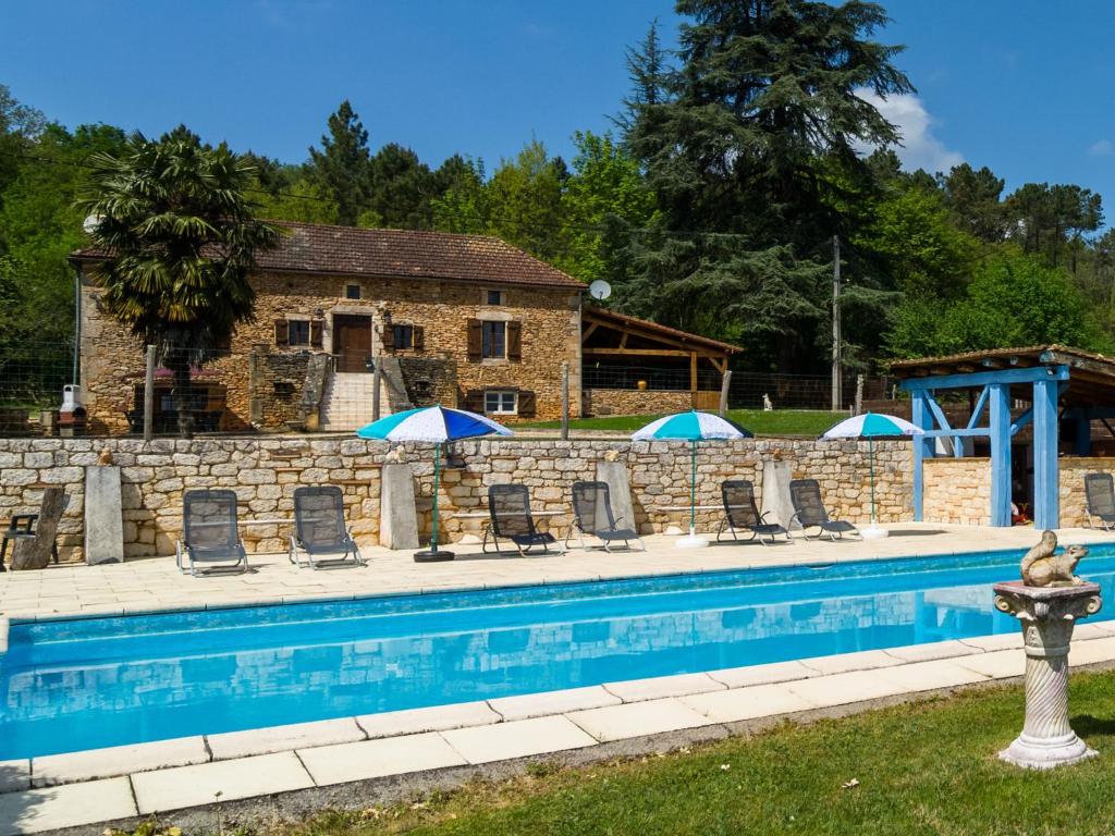 Maison de vacances Lovely Holiday Home in Aquitaine with Private Swimming Pool  47500 Saint-Cernin-de-lʼHerm