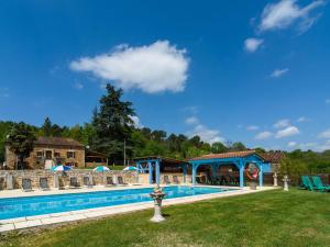 Maison de vacances Lovely Holiday Home in Aquitaine with Private Swimming Pool  47500 Saint-Cernin-de-lʼHerm Aquitaine
