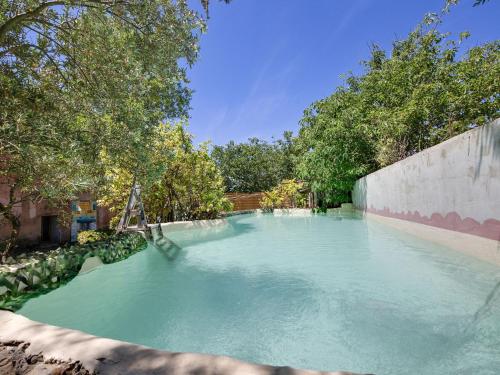 Lovely Holiday Home in Artignosc sur Verdon with Pool