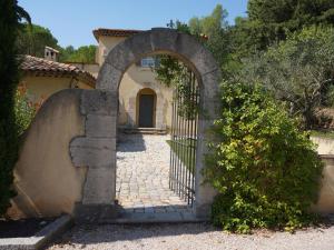 Lovely holiday home in Le Luc provence with private pool