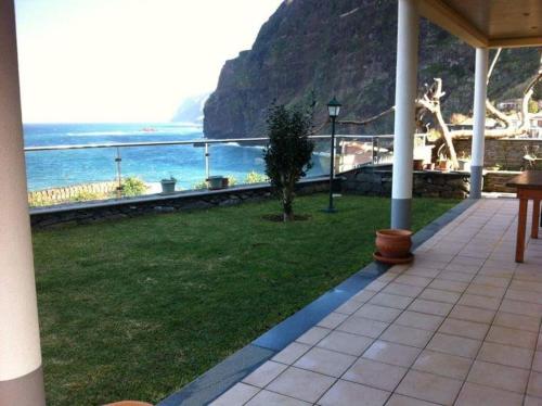 Lovely Sea View 3-Bed House in P Delgada Madeira