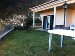 Lovely Sea View 3-Bed House in P Delgada Madeira