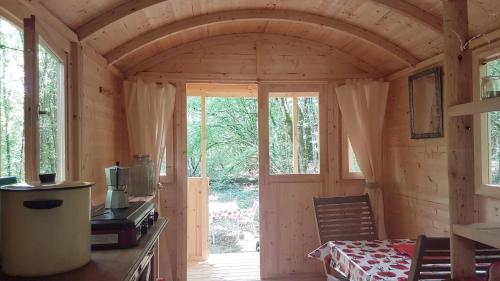 Lovely shepherds hut in chauminet