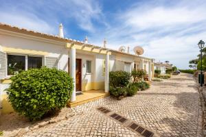 Maison de vacances Lovely Townhouse Budens 34 Rua Portela do Mato Quinta do Montinho 8650-067 Budens Algarve