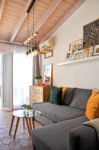 LovelyStay - Casa Salto - Charming Townhouse with Large Terrace
