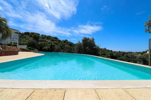 LovelyStay - Divine 3BDR Duplex House w/ Pool & Garden