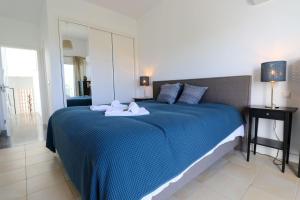 LovelyStay - Divine 3BDR Duplex House w/ Pool & Garden