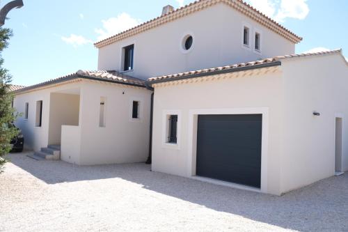 LS1-399 Belle maison moderne avec piscine privée - 6 personnes à Mouries, dans les Alpilles en Provence