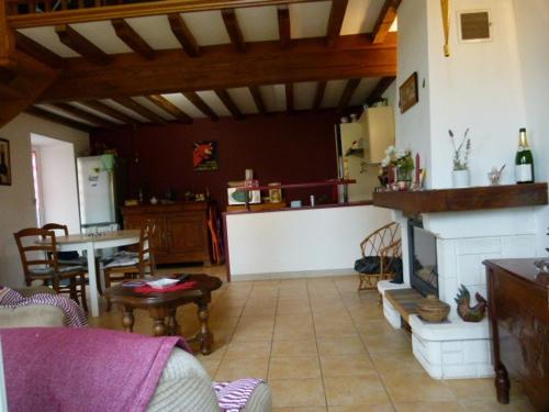 Lumineuse maison de vacances avec jardin clos
