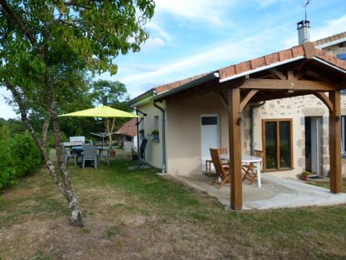 Lumineuse maison de vacances avec jardin clos