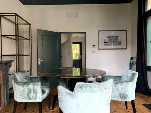 Luxueux Pavillon en plein centre de Vichy