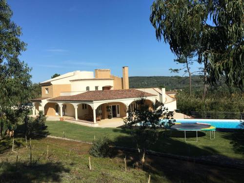 Luxurious and spacious villa with a big pool