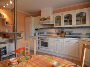 Luxurious Holiday Home in T nnesberg with Garden
