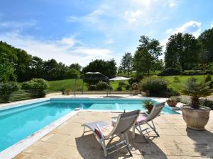 Maison de vacances Luxurious Mansion in Aquitaine with Swimming Pool  33220 Port-Sainte-Foy-et-Ponchapt Aquitaine