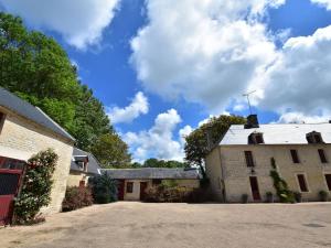 Maison de vacances Luxurious mansion in Lantheuil with garden  14480 Lantheuil Normandie