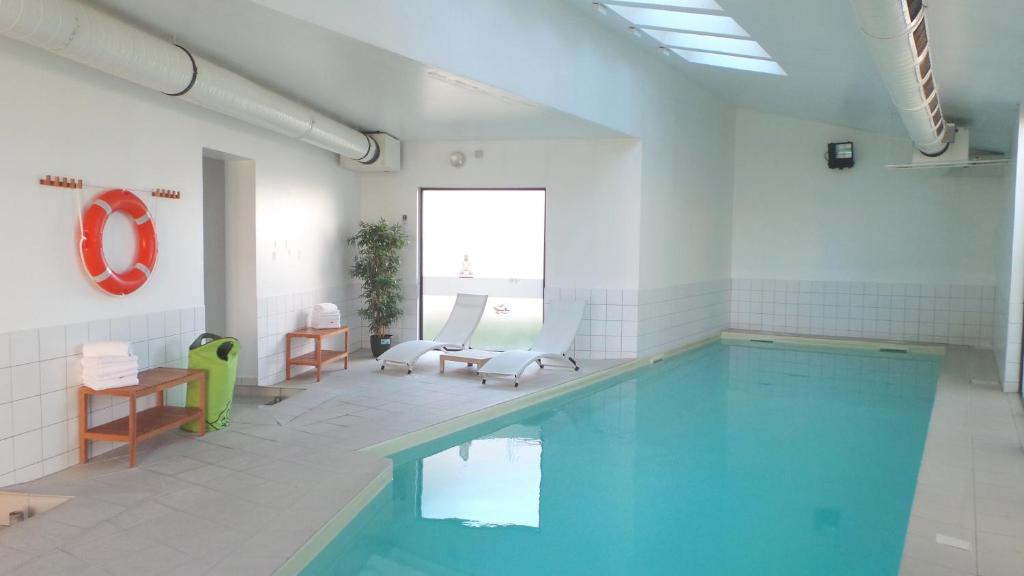 Luxury caravan for 6 people - private swimming pool 24260 Journiac