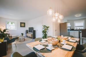 Luxury design eco house in Lübeck city with garden - terrace - home office - smart TV with Netflix