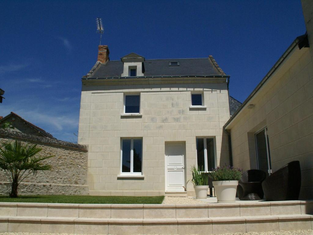 Luxury holiday home with lawn in Beaumont en V ron near Chinon , 37420 Beaumont-en-Véron