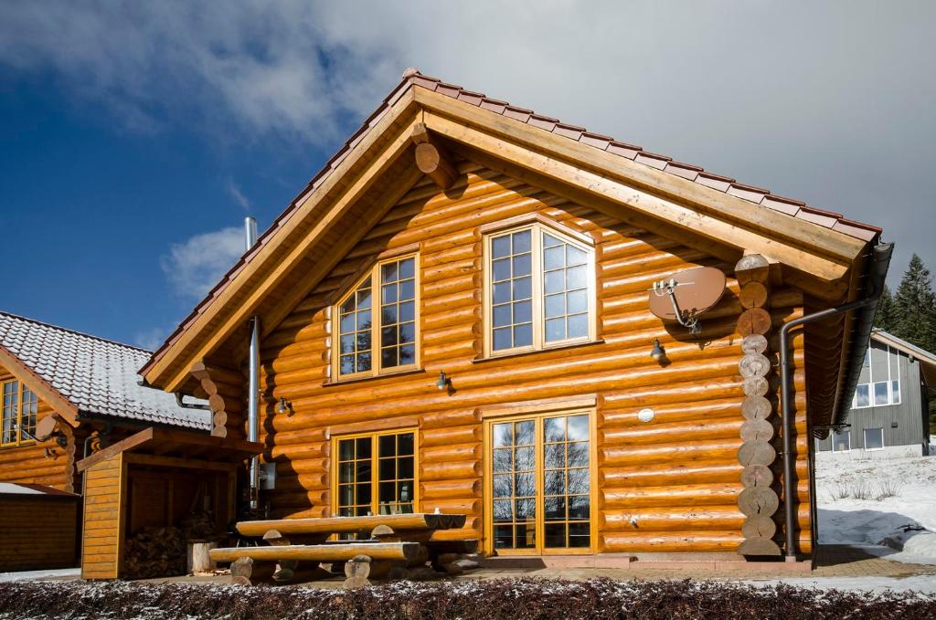 Luxus-Ferienhaus Blockhaus Chalet Nr 1 Toplage am Feldberg mit Sauna, Outdoor-Hottub, Kamin auf 1300m üM 11 Köpfleweg, 79868 Feldberg