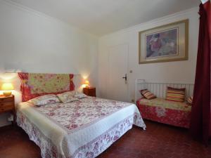 Magnificent Castle in Viols Le Fort with Swimming Pool