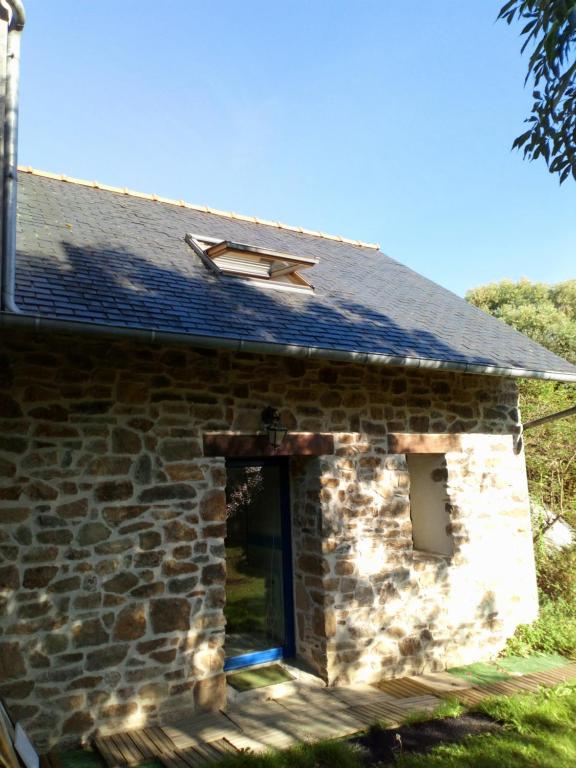 Magnificent Castle in Viols Le Fort with Swimming Pool 34380 Roussières