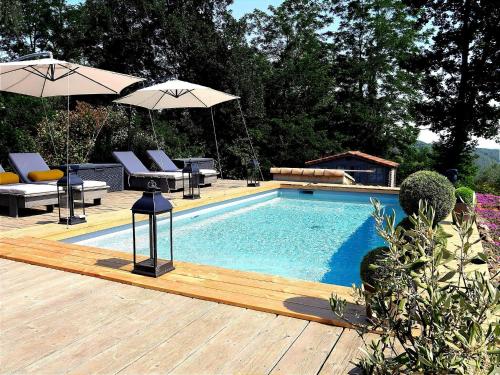 Magnificent cottage in Payzac with heated pool