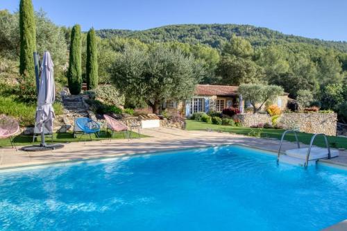 Magnificent House With Pool And Garden