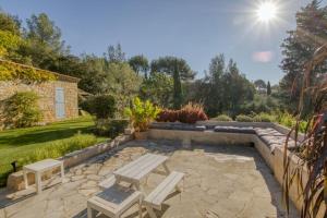 Magnificent House With Pool And Garden