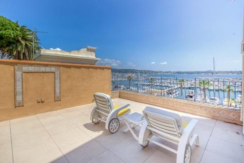 MAGNIFICENT LUXURY home with GARDEN in BANDOL