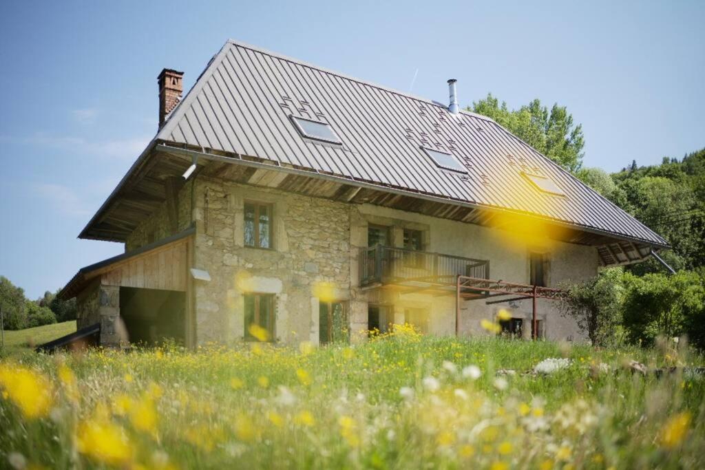 Maison de vacances Magnifique ferme de montagne rénovée 1815 route de la combe 73230 Les Déserts
