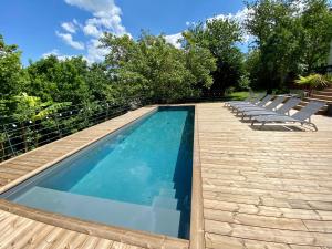Magnifique maison en pierre avec belle piscine