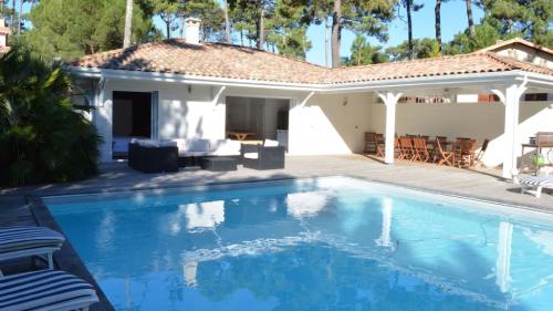 Magnifique villa avec piscine à Canon Mobilier neuf