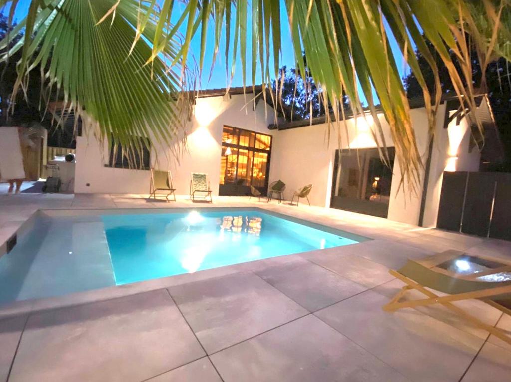 Magnifique villa avec piscine Maison B 56 Rue Chante Cigale, 33470 Gujan-Mestras