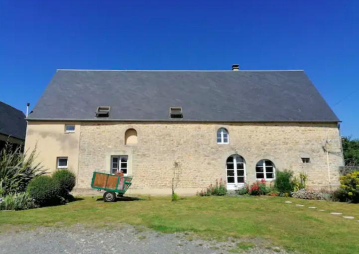 Maison de vacances Maison 14 p 200 m2 grand jardin en pleine nature, terrasse proche Bayeux et Omaha Beach . 14400 Blaye