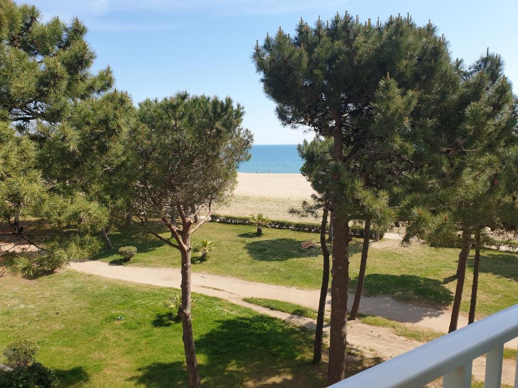Maison 2/4pers : jardin piscine. LES AMANDIERS