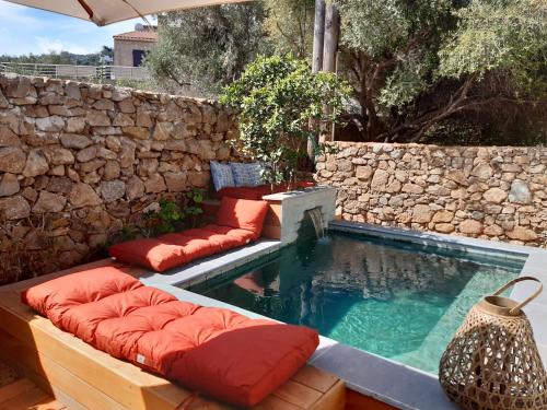 Maison 2 chambres et piscine chauffée entre L'Ile Rousse et Monticello