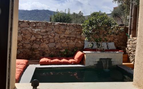 Maison 2 chambres et piscine chauffée entre L'Ile Rousse et Monticello