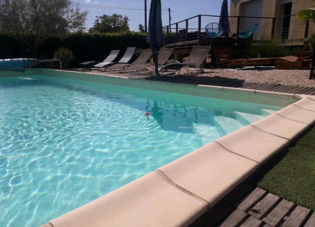 Maison de vacances Maison 3 étoiles avec piscine et jacuzzi extérieur près de Sarlat lieu dit olivier 24200 Saint-Vincent-le-Paluel