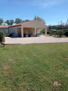 Maison de vacances Maison 3 étoiles avec piscine et jacuzzi extérieur près de Sarlat lieu dit olivier 24200 Saint-Vincent-le-Paluel Aquitaine