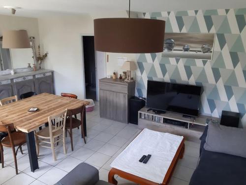 Maison 4 chambres, parkings gratuits, proche centre et gare TGV