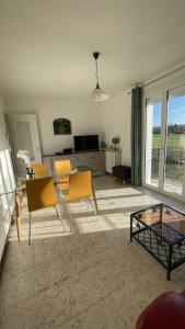 Maison 4 personnes dans village Cœur du perche avec toutes commodités Mini 2jours