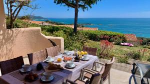 Maison 4 pièces, vue panoramique, piscine, climatisation, près de Palombaggia