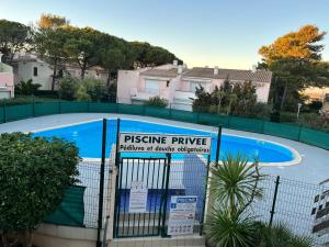 maison 6 p a côté du village