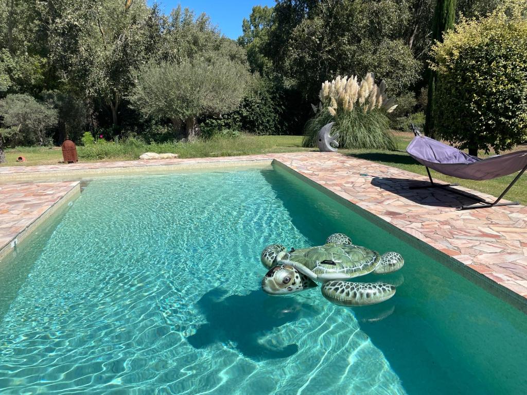 Maison de vacances Maison à 15 min du centre d'Aix en Provence , belle terrasse, piscine et parking privé gratuit 20 Impasse Valentin 13710 Fuveau