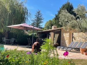 Maison à 15 min du centre d'Aix en Provence , belle terrasse, piscine et parking privé gratuit