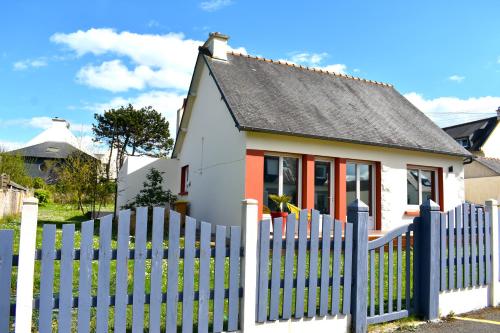 Maison à 30m de la plage avec grand jardin